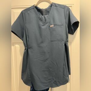 FIGS Maternity Octavia top